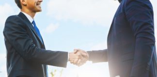 Und… Action beim Smalltalk! Weshalb der Fahrstuhl öfter stecken bleiben sollte Action beim Smalltalk