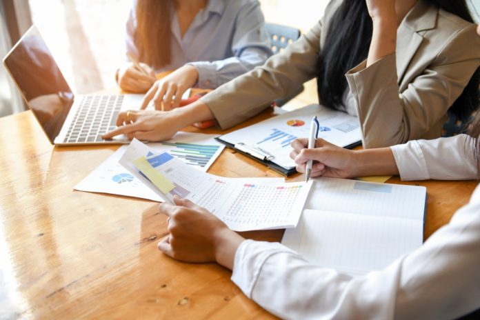 Mit Coaching gelingt der Einstieg in den Franchisemarkt Mit Coaching gelingt der Einstieg in den Franchisemarkt