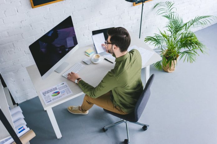 Stress und Erkrankungen im Homeoffice vorbeugen Stress und Erkrankungen im Homeoffice vorbeugen