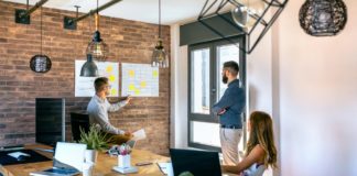 Mitarbeiter befähigen und weiterentwickeln Mitarbeiter befähigen und weiterentwickeln