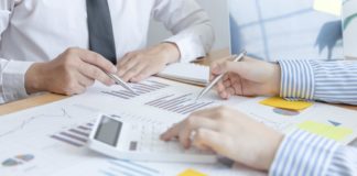 Den Mitarbeitern einen Inflationsausgleich gewähren Den Mitarbeitern einen Inflationsausgleich gewähren