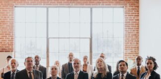 Krisenbewältigung: Den Turnaround erfolgreich meistern Den Turnaround erfolgreich meistern