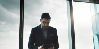 Die Künstliche Intelligenz (KI) verändert auch das Lernen in den Betrieben Die Künstliche Intelligenz (KI) verändert auch das Lernen in den Betrieben